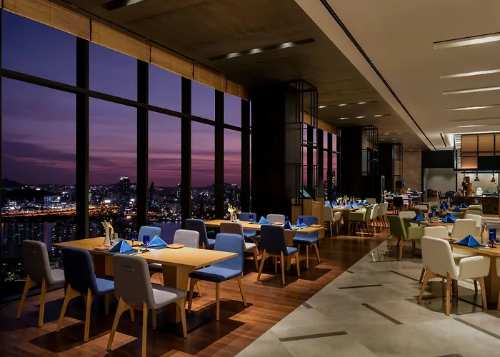 Novotel Ambassador Yongsan 5*