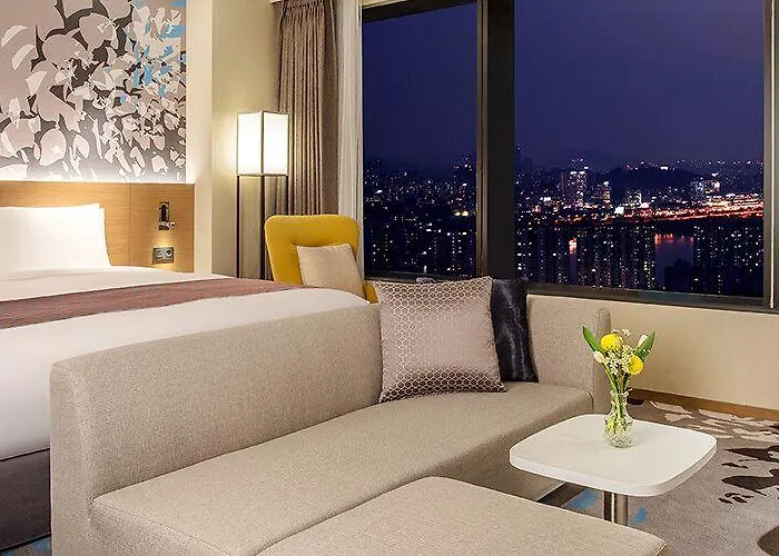Novotel Ambassador Yongsan 5*
