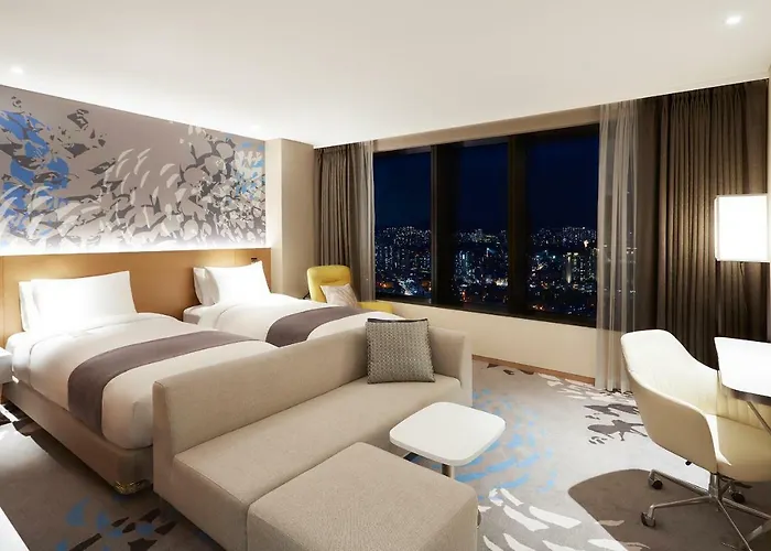 Novotel Ambassador Yongsan 5*